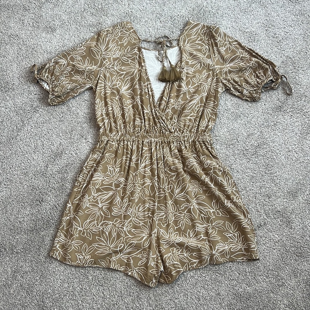 LOFT Beach Leafed Tie Back Romper - Picture 8 of 10